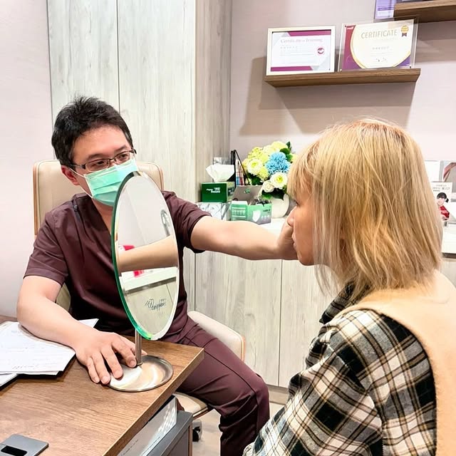 劉醫師非常仔細地評估了我的臉部狀況