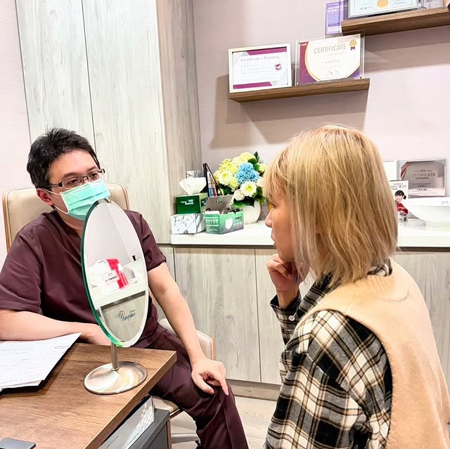 劉醫師共施打了700發，我們甚至邊施打邊輕鬆聊天