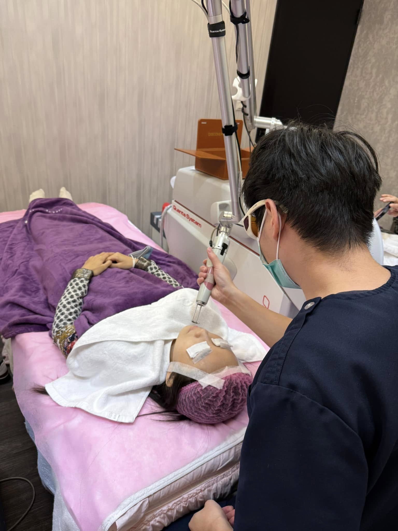 有請醫師幫忙加強改善膚色不均的問題