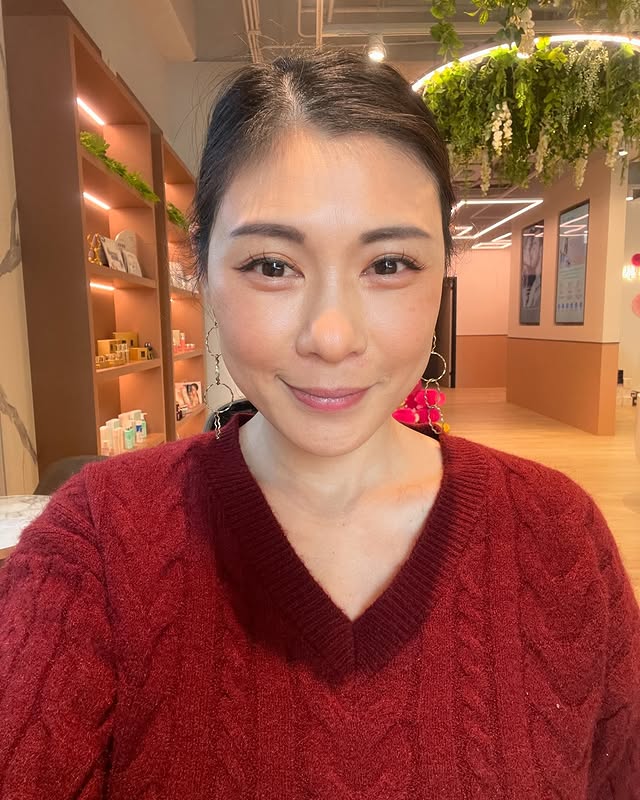 這一個月外出就有朋友說我最近有比較瘦唷