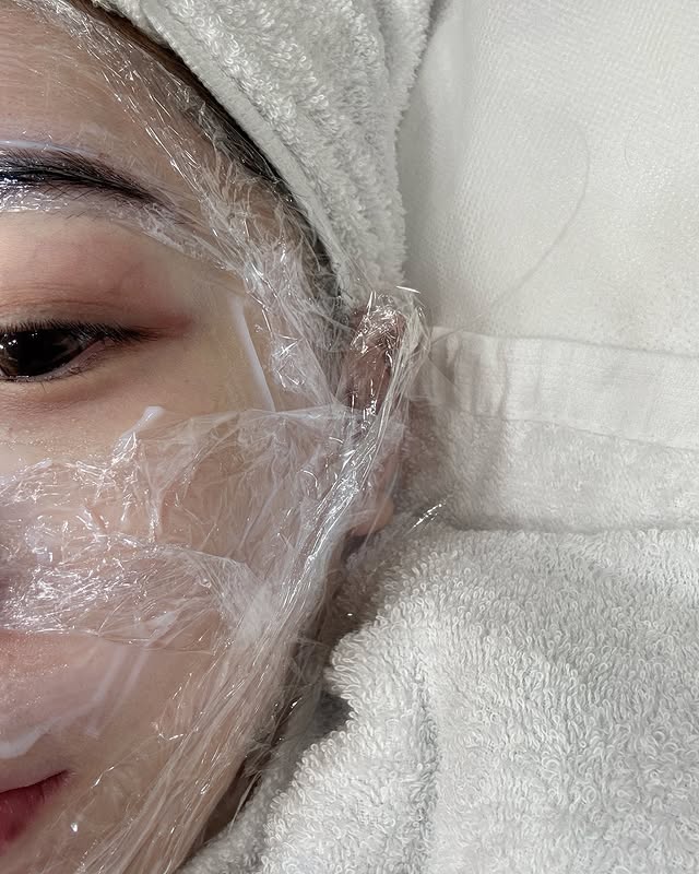 療程結束後美容師就會幫你冰敷面膜還有教你術後恢復保養