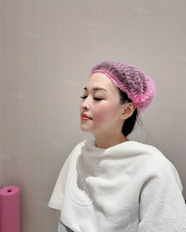 想要抵抗地吸引力有完美小Ｖ臉的， 可以來星和診所找陳依婷醫師評估後試試玩美電波唷！