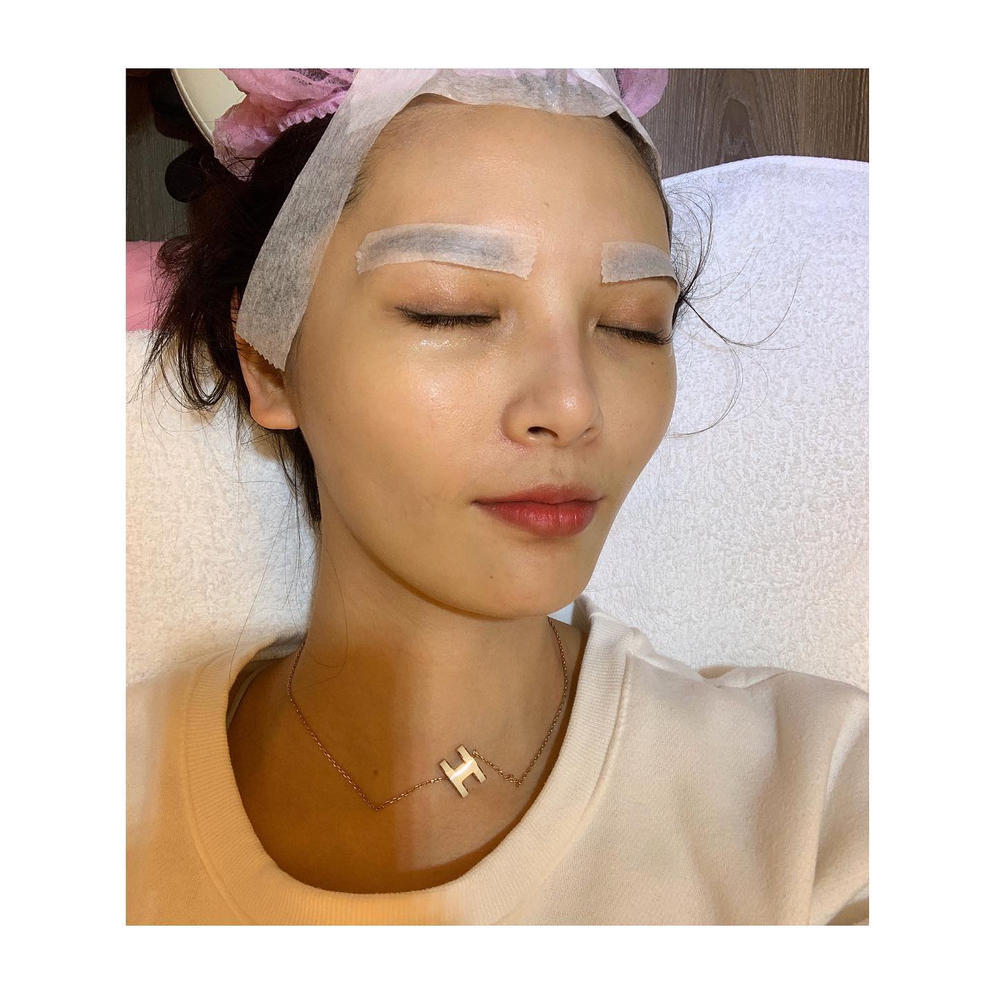 【皮秒雷射】仁愛星和診所-常常化妝﻿ 眼周的色素沈澱很需要拯救一下😢﻿_主持/模特兒-薇歆。Serin