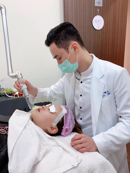 【淨膚雷射】趁放假趕緊去星和做個淨膚雷射～