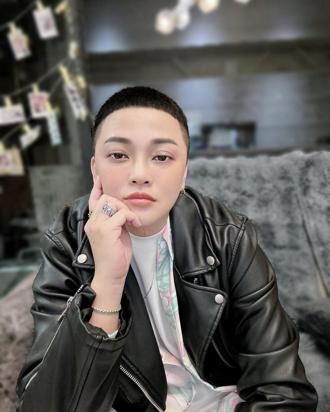 【彩衝光】