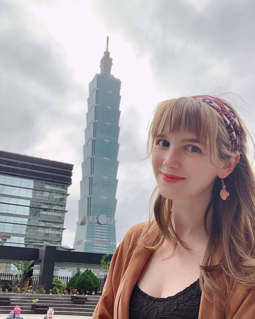 【彩衝光】逆時整形外科診所(大安)-來淡化斑點和細紋，並縮小毛孔-愛蘭-波蘭Anna