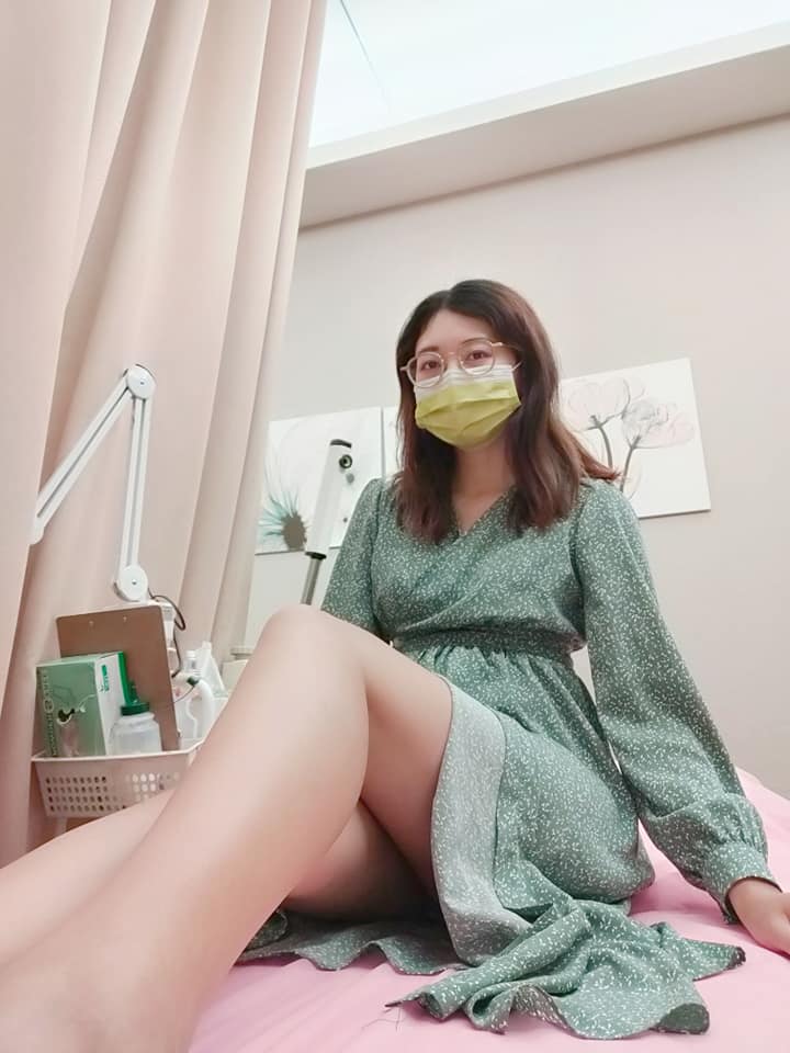 【杏仁酸煥膚】星和診所/台中店-平常在家裡擦乳液，還可以到星和來做杏仁酸煥膚代謝老廢角質-評姊兒