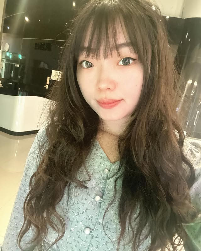 【彩衝光】