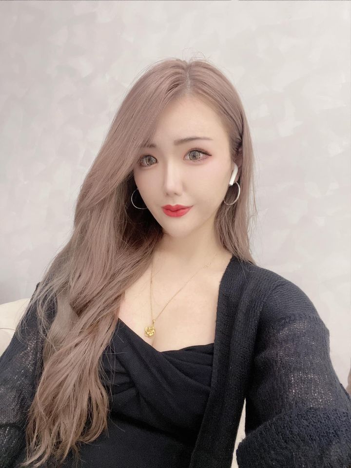 【杏仁酸煥膚】星和診所/台中店-清粉刺過程我舒服都睡著，最後幫我上面膜和保養品，皮膚變很Q彈-涵茜