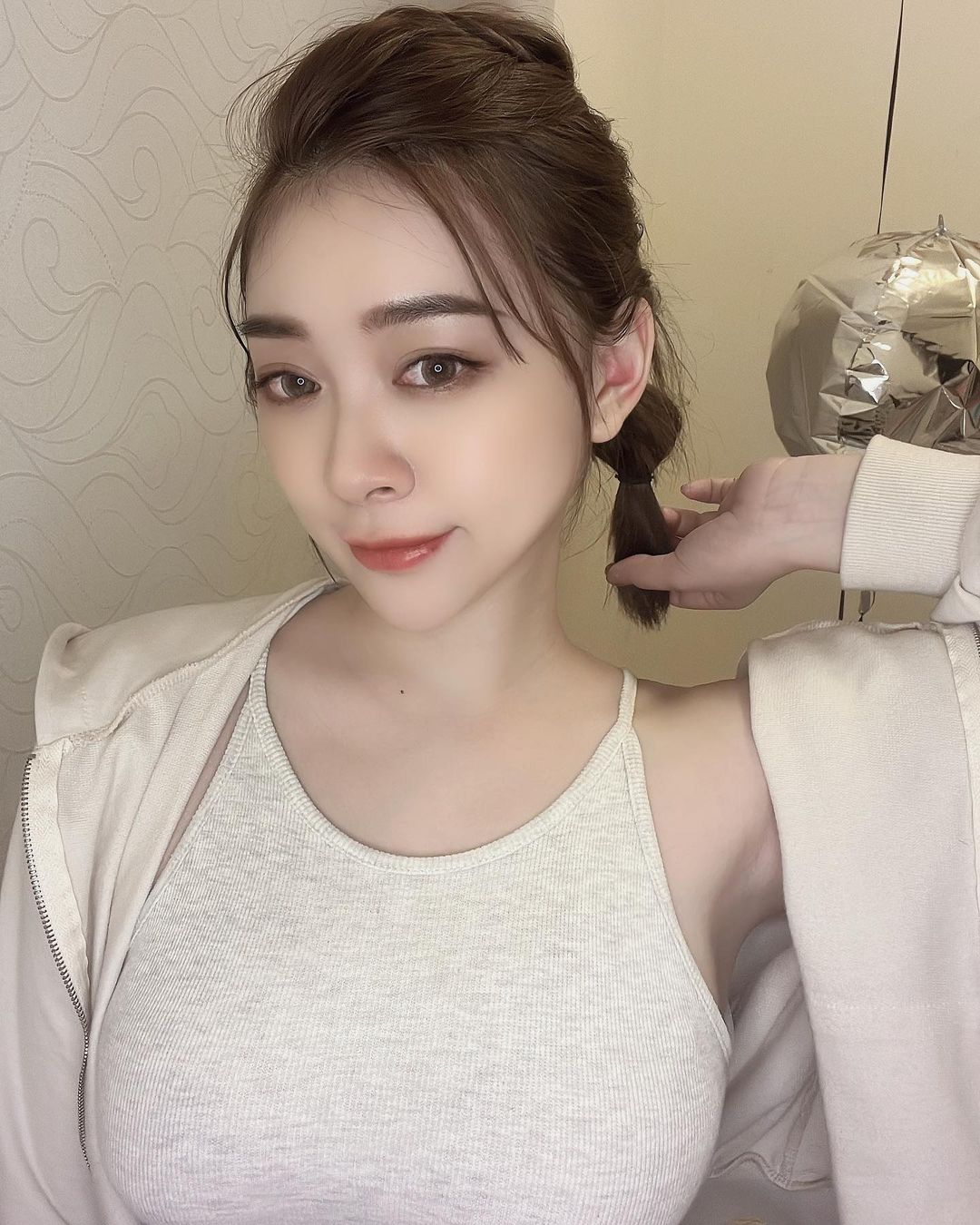 【杏仁酸煥膚】星和診所/中壢店-我都固定做杏仁酸煥膚，除粉刺跟保濕改善肌膚問題-CHAIR-Chin！aquarius
