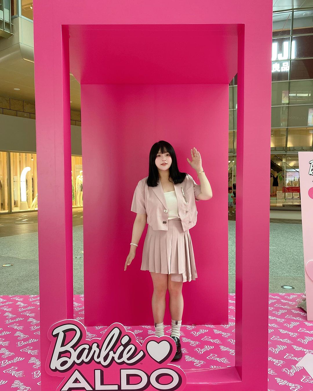 【彩衝光】