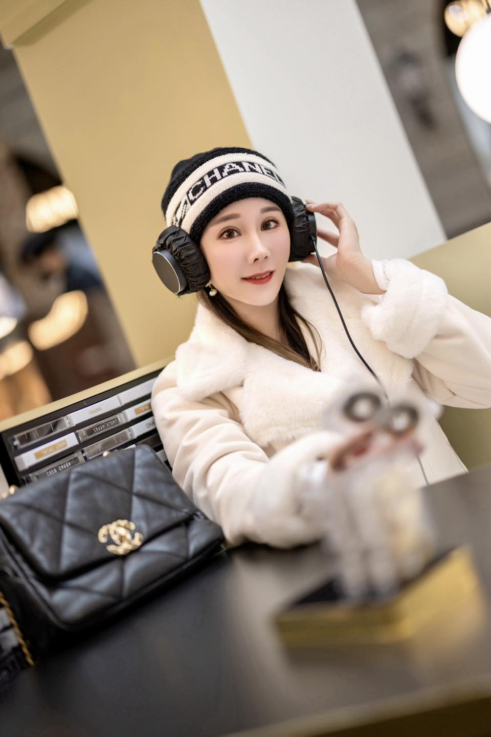 【彩衝光】