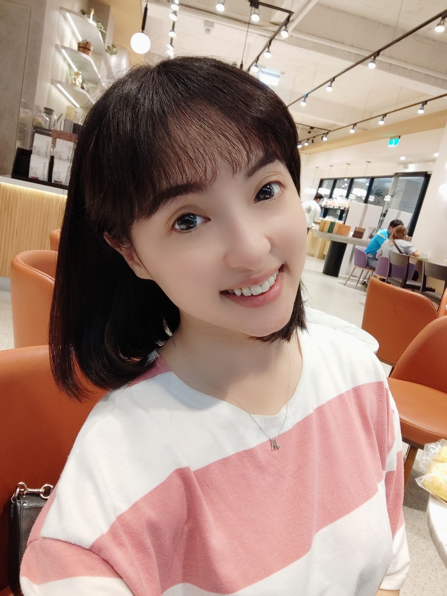 彩衝光