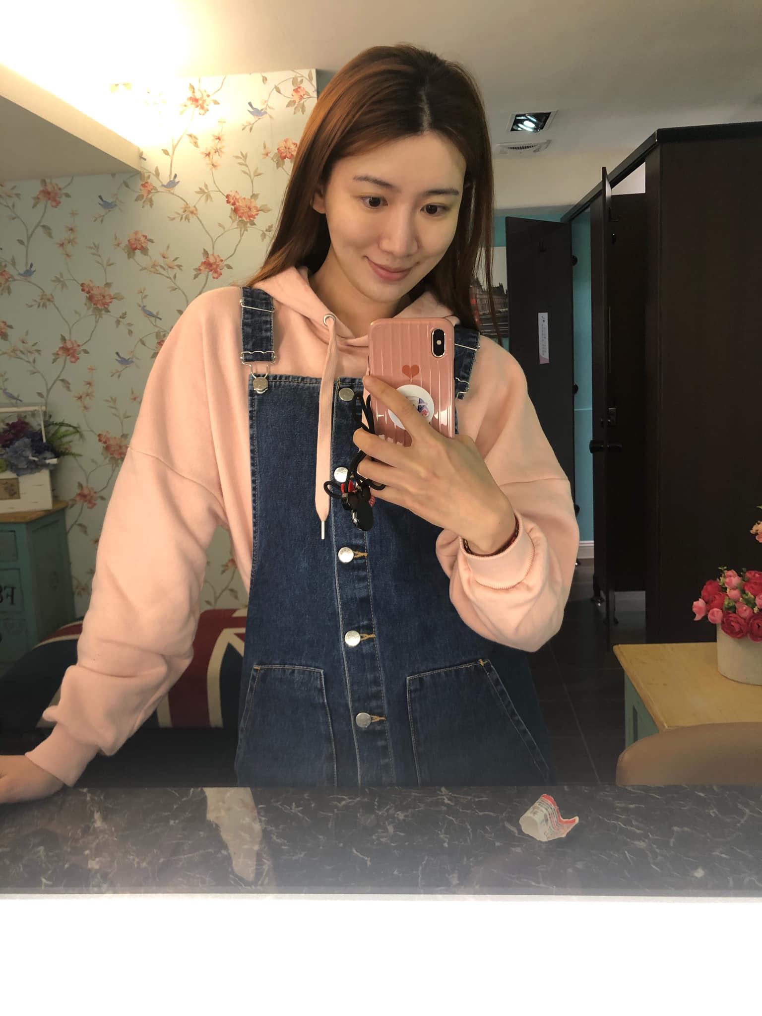  【彩衝光】星和診所/仁愛醫美-徐登志醫師♥上妝服服貼貼的心情就是好?-黃詩詩